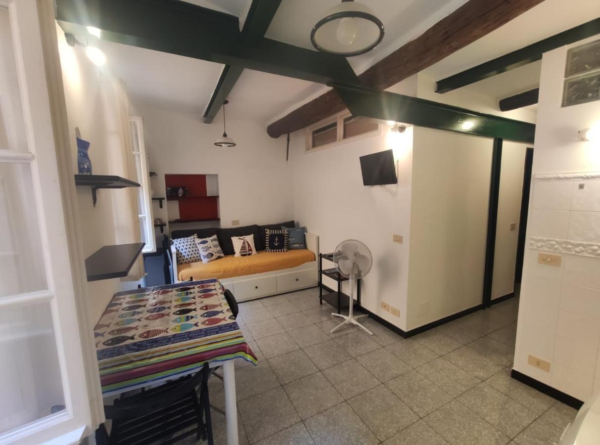 A Casa Di Silvia Apartment คาโมยลี ภายนอก รูปภาพ